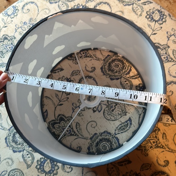 Mountain lampshade for baby nursery - Picture 3 of 4